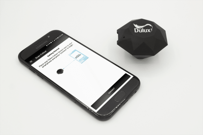The connection screen for the Dulux Pro app is shown