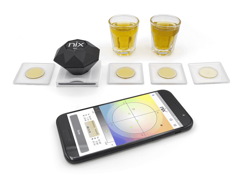 Measuring the color of whiskey in the quality control process